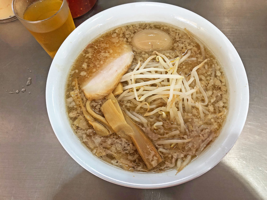 二郎と博多ラーメンの良い所取りの味:ホープ軒