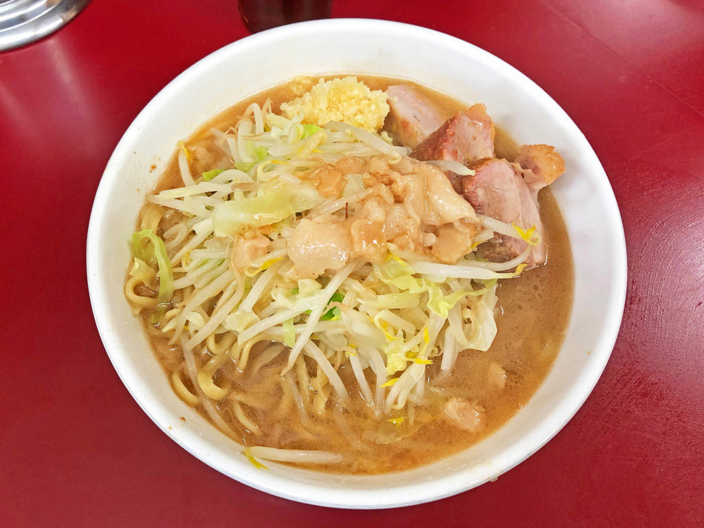 相変わらずクセになる味:スモジの少なめラーメン