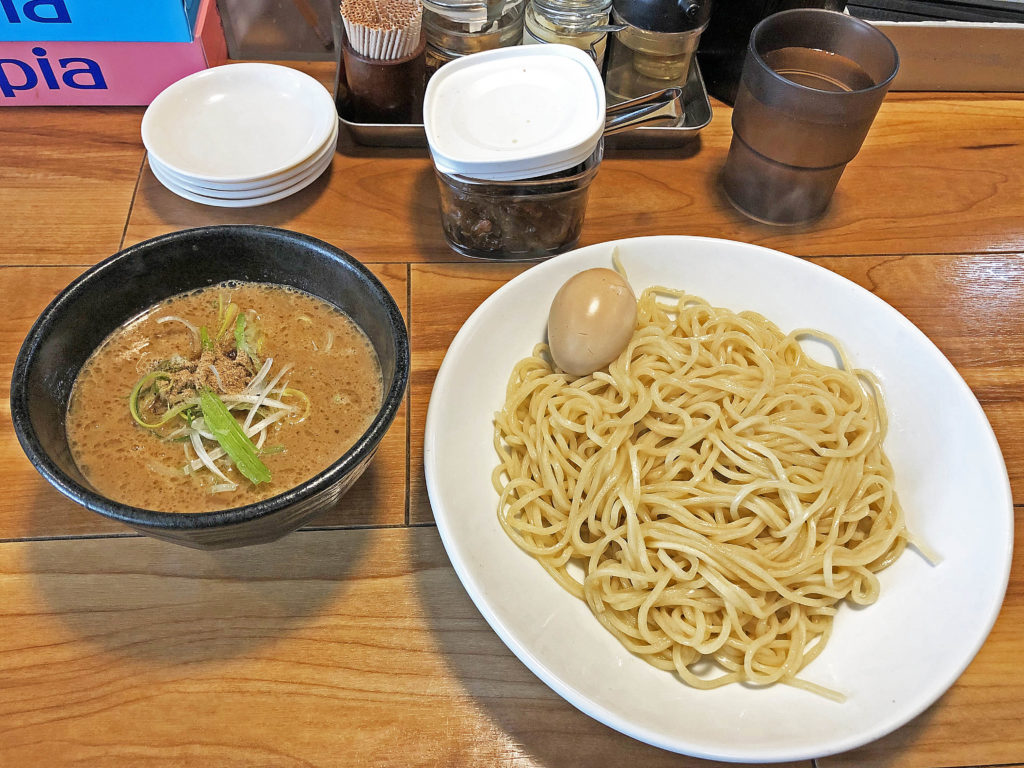 券売機前で考え込む程メニューが多い:清勝丸 相模大野店