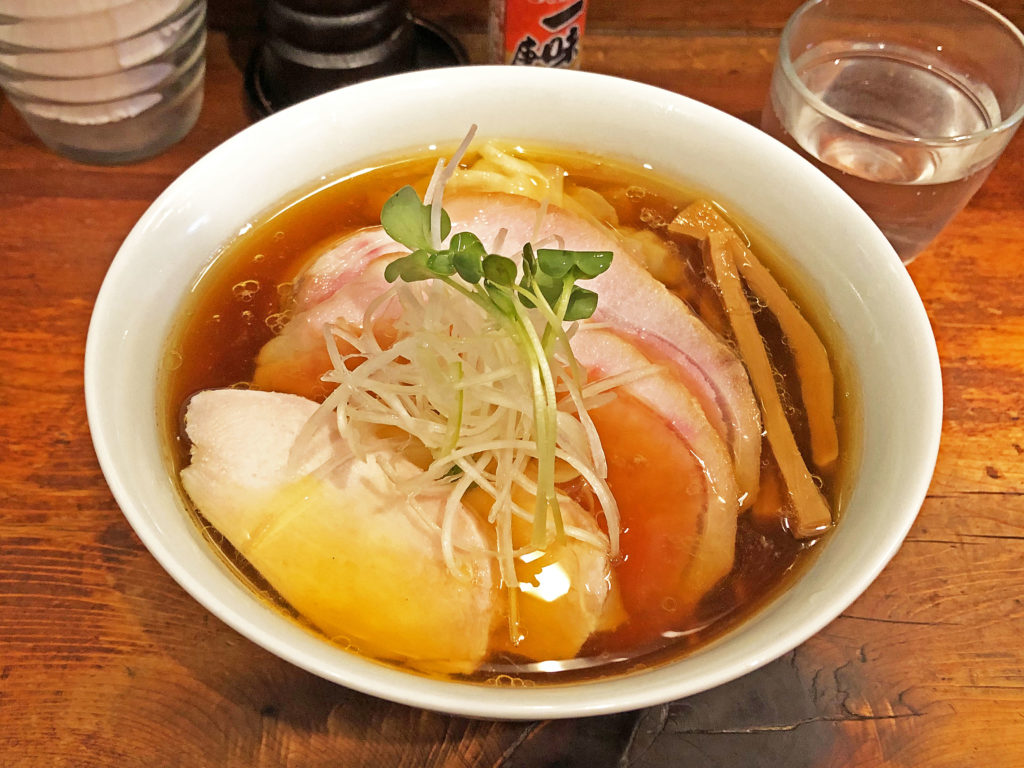 醤油を引き立てる鴨と地鶏のスープ:中華そば しば田