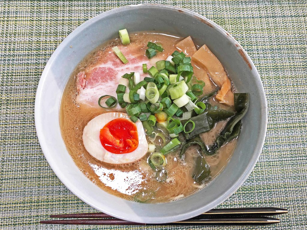 外出自粛でお家ラーメン：ナルトもメンマもないけれどの「廣島らぁめん」
