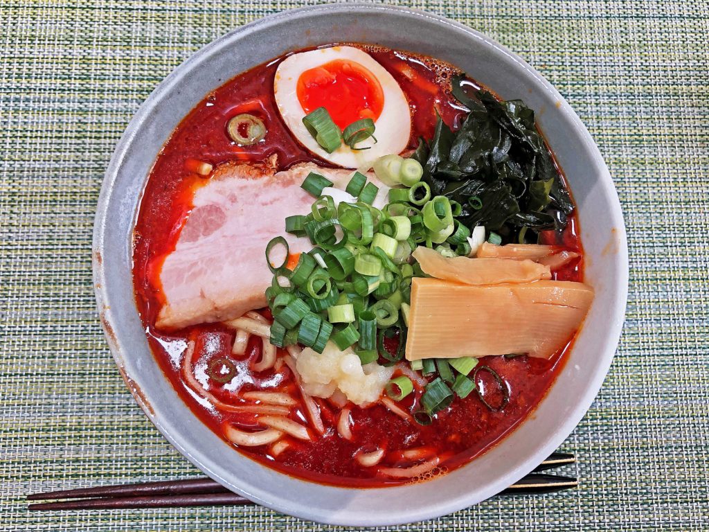 外出自粛で持ち帰りラーメン：超純水彩麺　天国屋さんの「地獄ラーメン」