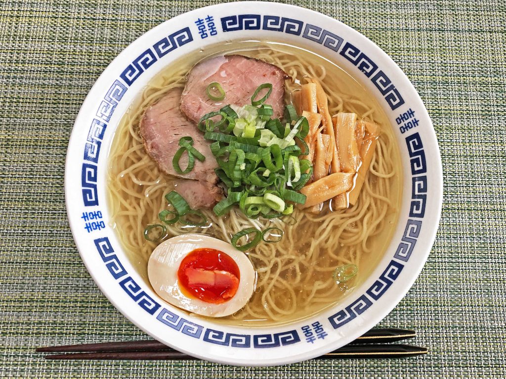 外出自粛で持ち帰りラーメン:天国屋の「濱地鶏と東京軍鶏麺(白醤油)」