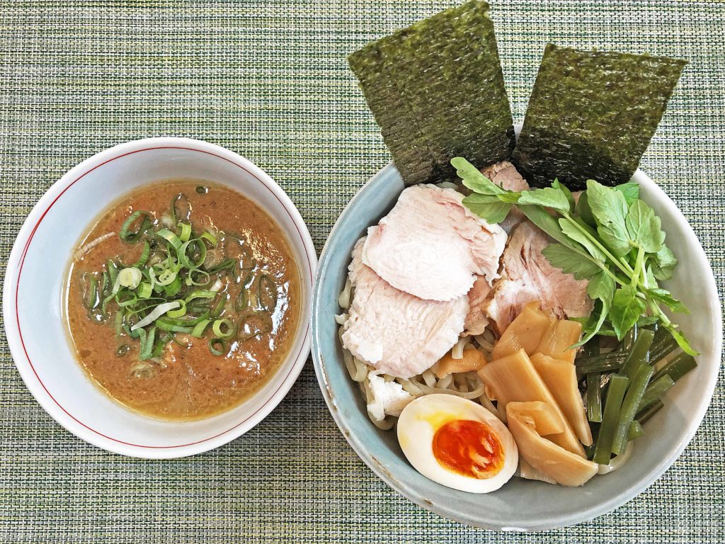 外出自粛でお家ラーメン:中華そば四つ葉の「金笛醤油の濃厚つけそば」その②