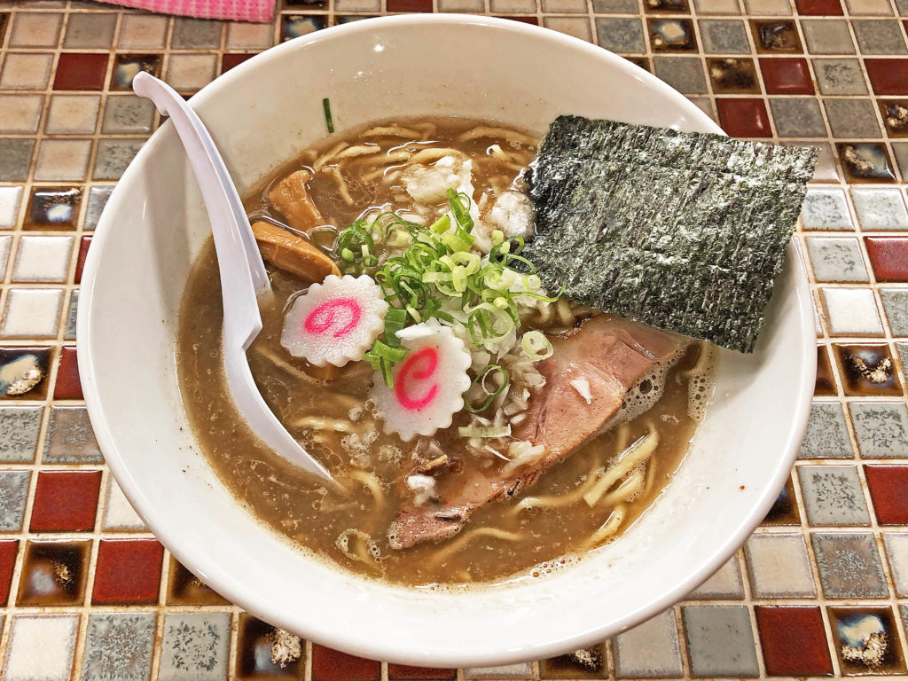 鮮魚系並みの魚介感:40番の限定「魚介(アラ)のあっさり醤油ラーメン」