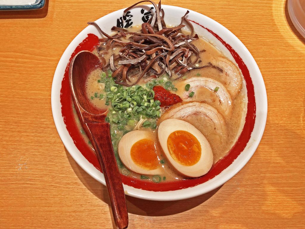 博多ラーメンが気に入った子供達を連れて「ラーメン暖暮」に行きました