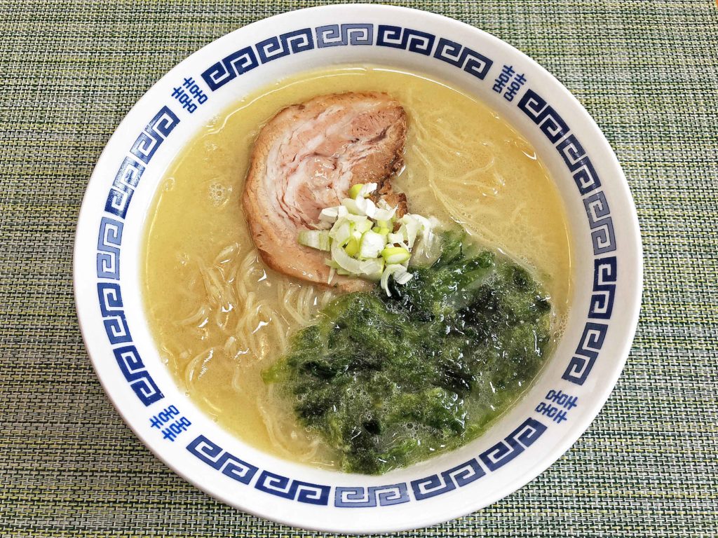 鶏白湯スープにアオサは相性抜群!:らーめん まる玉の「まる玉らーめん」
