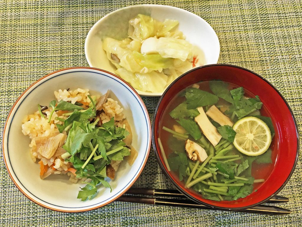 秋の旬を楽しもう！：お手軽「松茸のお吸い物」の作り方