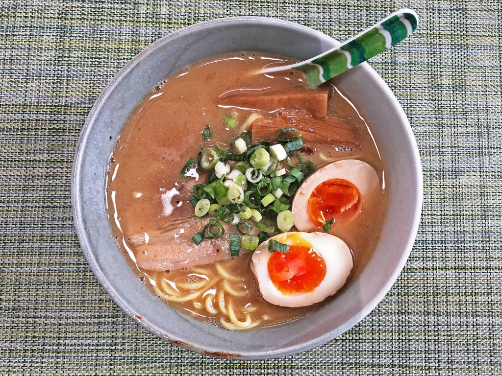 あごだしラーメンの最高峰!:赤坂麺処 友の「芳醇あごだし醤油らーめん」