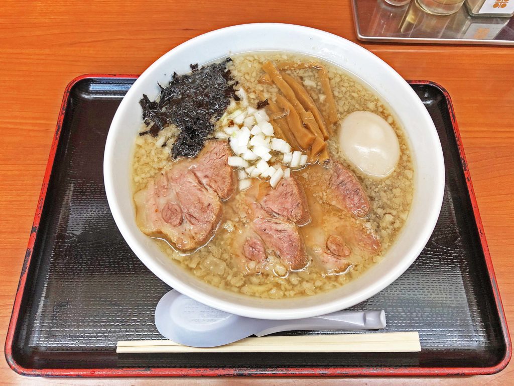 ラーメンが旨い季節！：肉煮干中華そば　鈴木ラーメン店「背脂煮干」