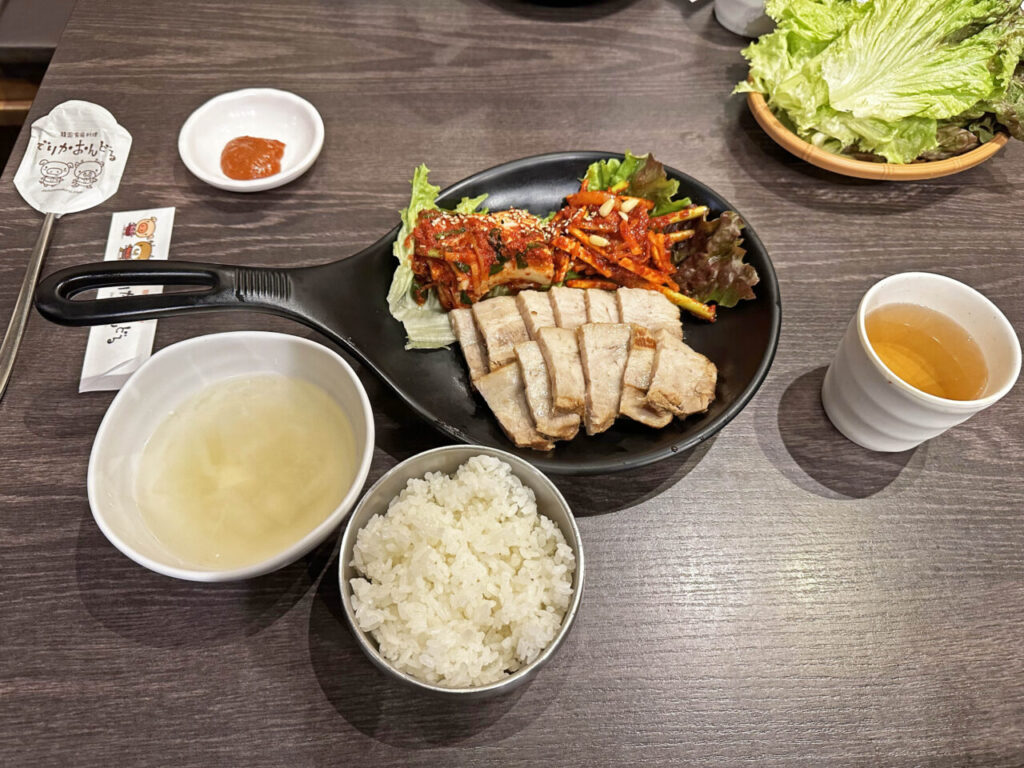 新大久保「でりかおんどる」のランチ限定メニュー「ポッサム定食」