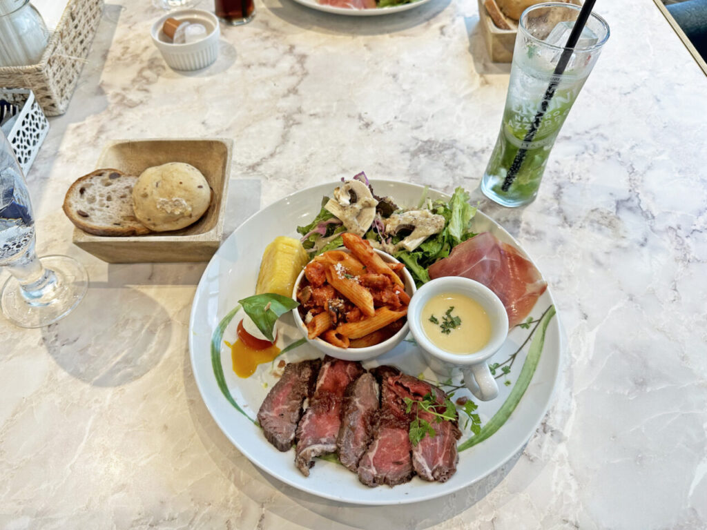 錦糸町「VALON TOKYO」の「Weekday Lunch Platter」と「瞬間凍結 バジルとレモンのソルベ」