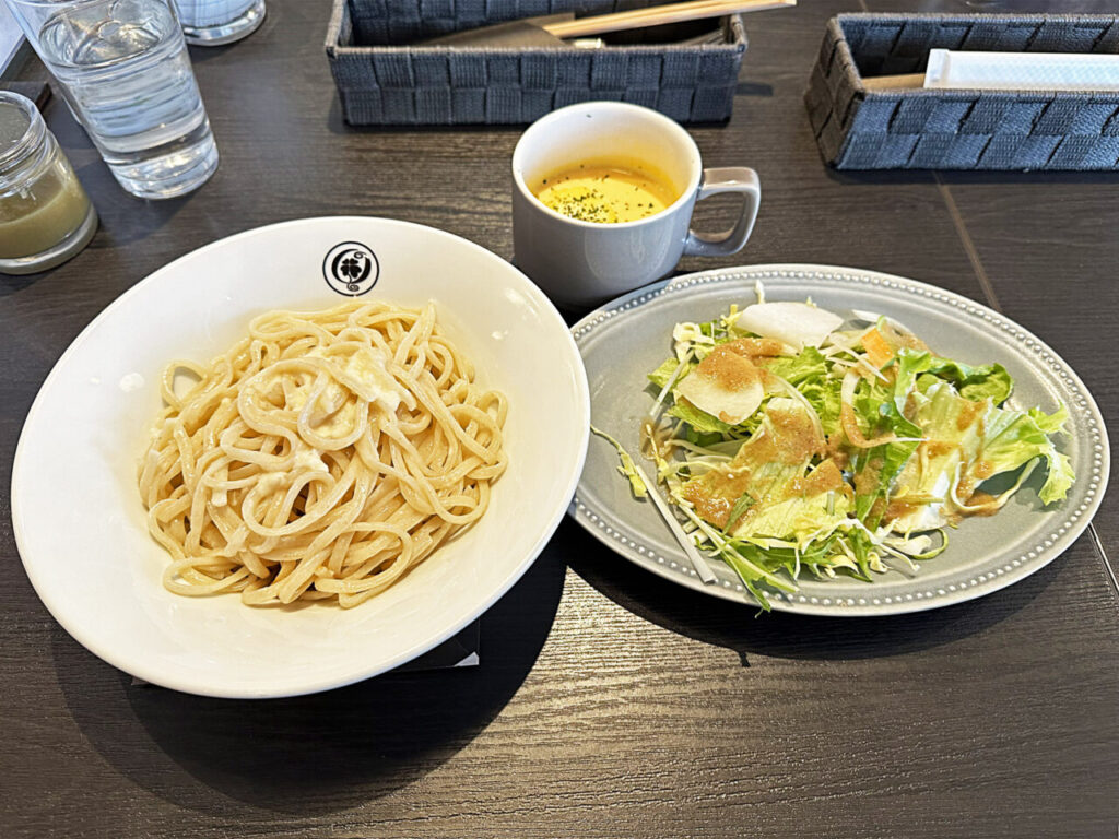 相模大野「クアットロクオーリ」の「日本一美味しいミートソース(のっけ盛り)」
