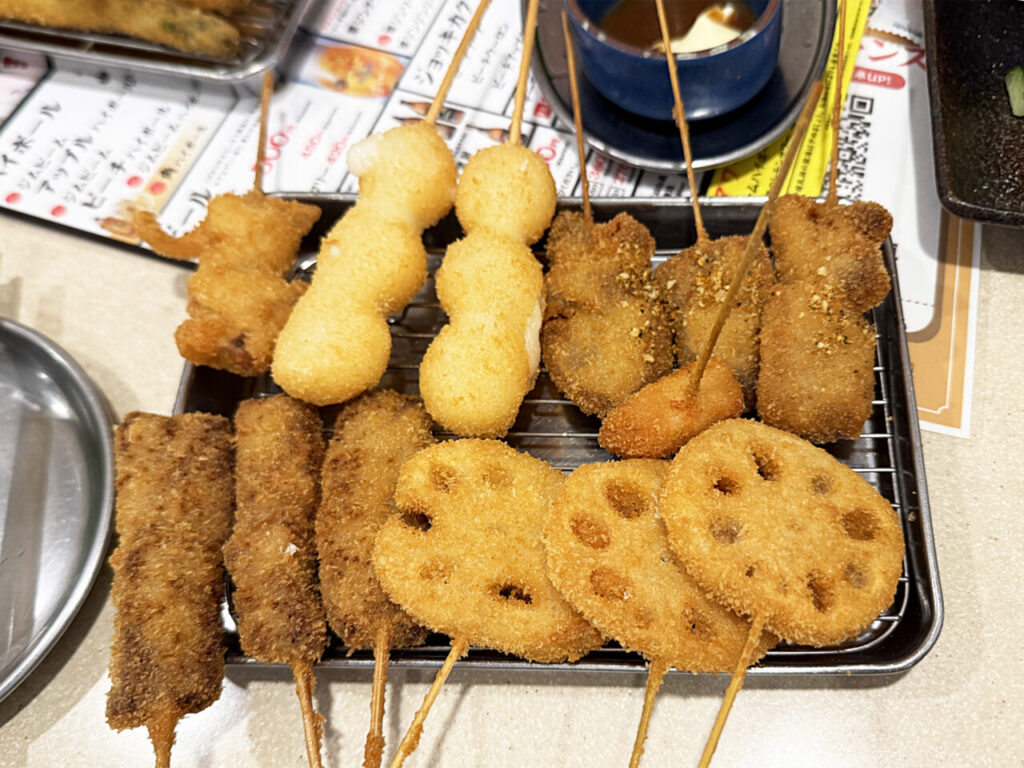 串カツ田中」で「チンチロリンハイボール」と「串カツ盛り合わせ