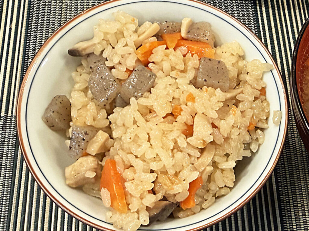 「ミツカン追い鰹つゆ」で簡単「我が家流炊き込みご飯」