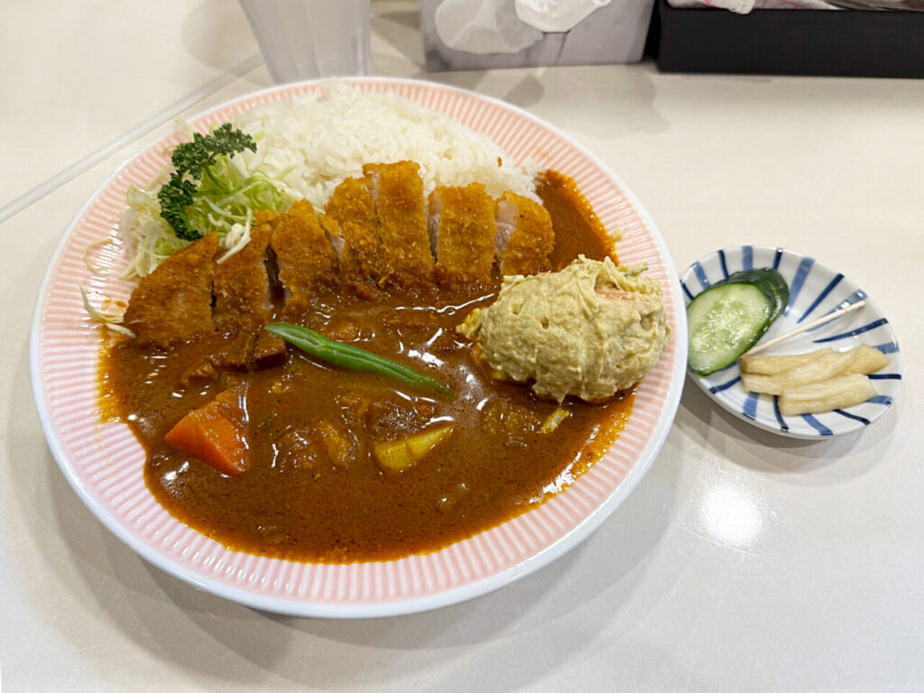 町田ターミナルプラザ2F:「リッチなカレーの店アサノ」の「リッチなカツカレー」+「カレー風味のマッシュポテトサラダ」
