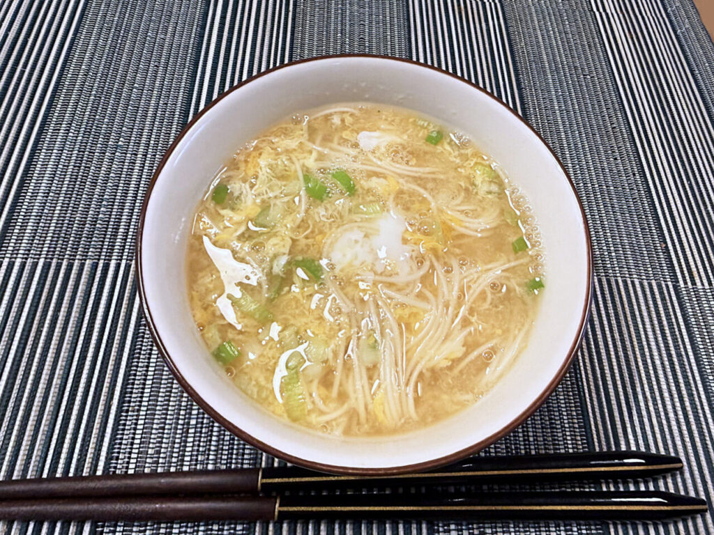 クッキング：「ヒガシマルうどんスープ」を使った「溶き卵にゅうめん」