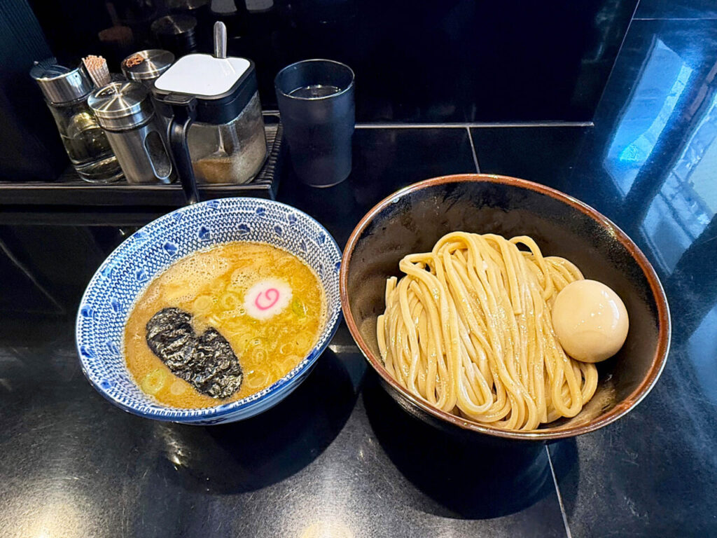 相模大野「つけ麺 ながおか」の「つけ麺(並)」+「味玉」