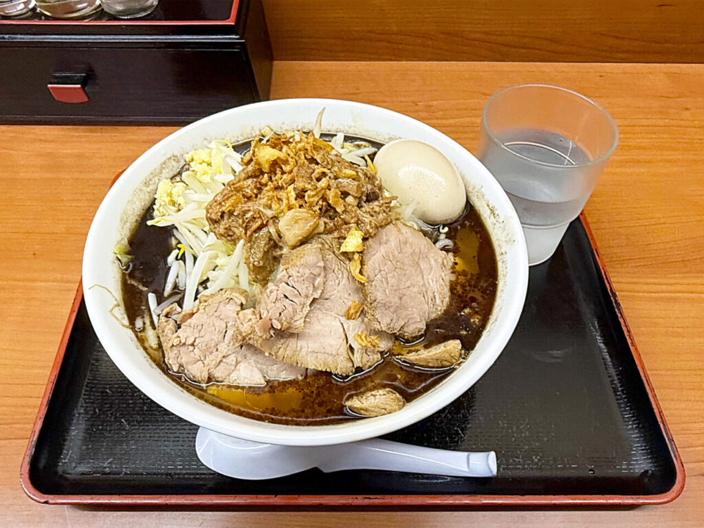 相模大野「肉煮干中華そば 鈴木ラーメン店」の「黒MAX」