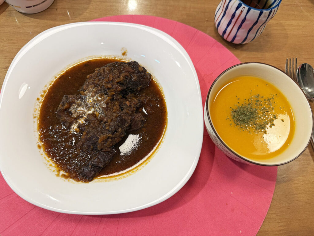 クッキング：圧力鍋を使った「牛すね肉の赤ワイン煮込み」と「バターナッツかぼちゃのポタージュ」