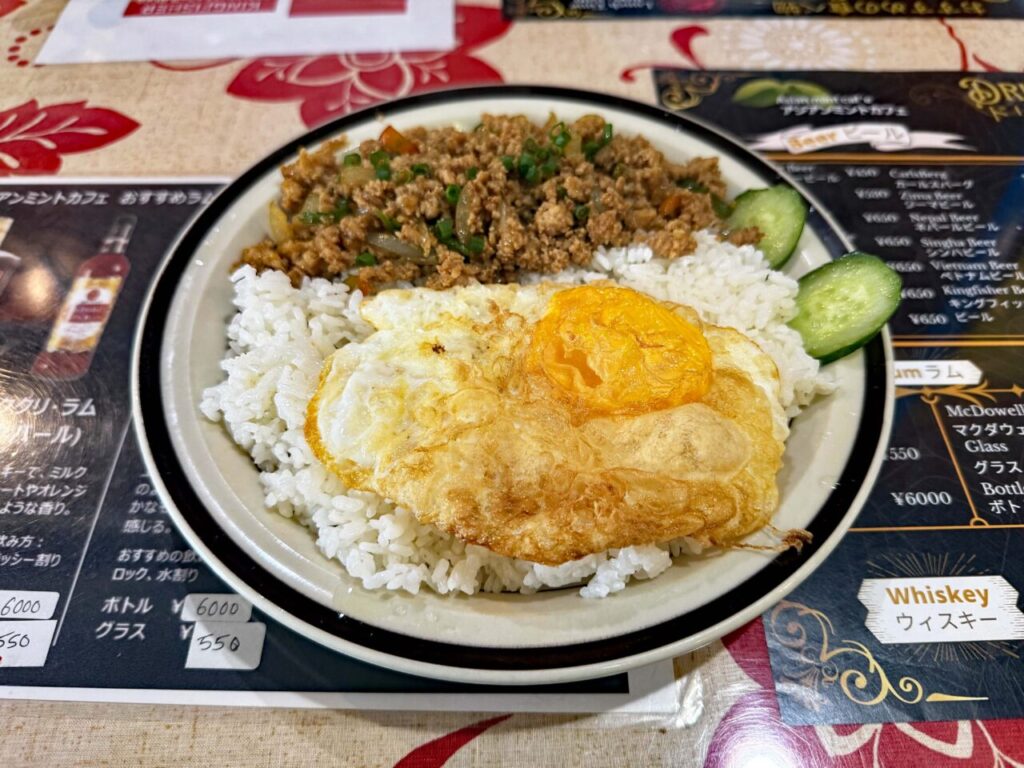 錦糸町「アジアン ミント カフェ」の「ガパオランチ」